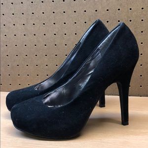 Bamboo Office Black Suede Women’s Heels sz 8